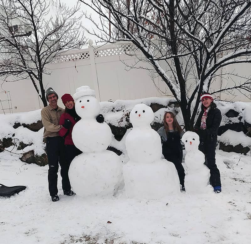 Teyla''s family of snowmen